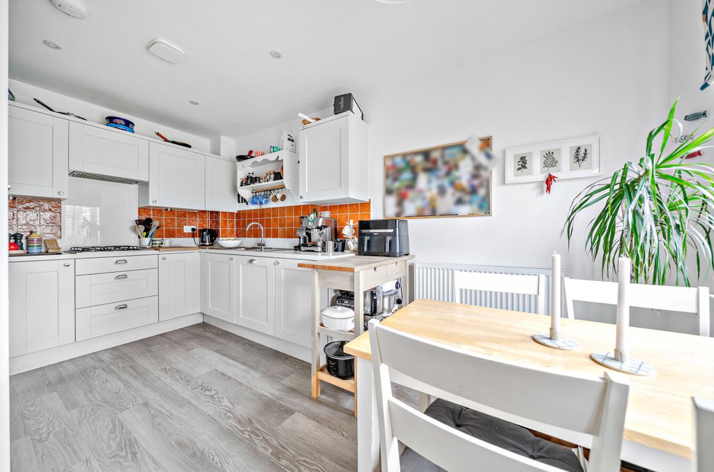 Property photo 3 of 15 1408250-10-6980ce...
