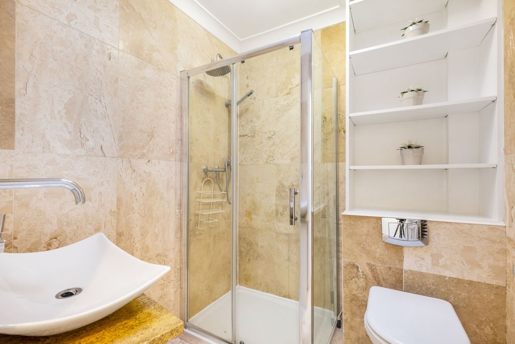 Property photo 3 of 12 Bathroom