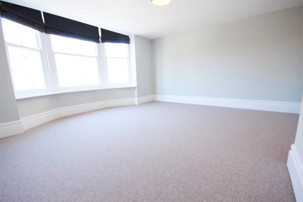 Property photo 2 of 7 Living Room