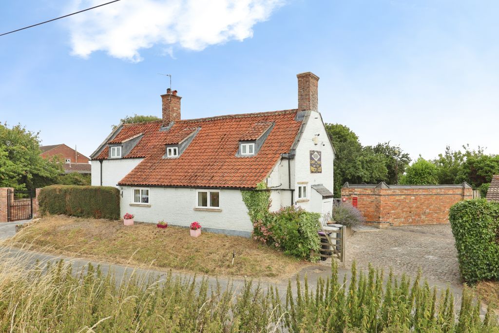 Property photo 1 of 49 Img_2414