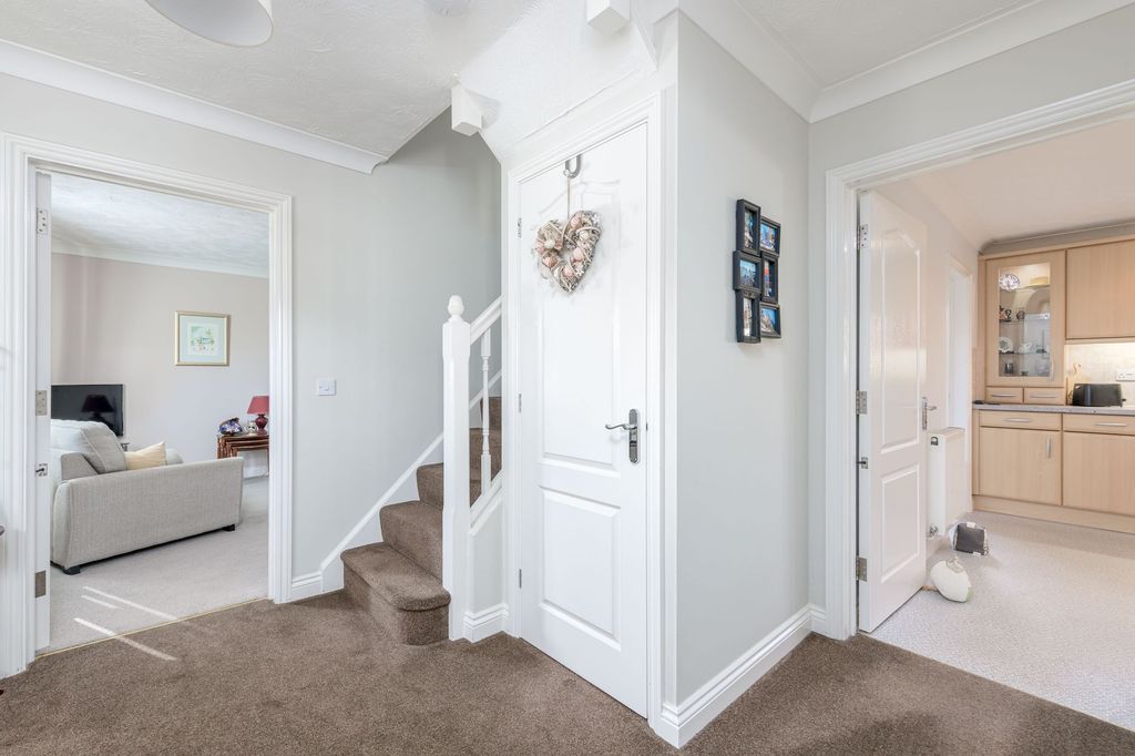 Property photo 3 of 18