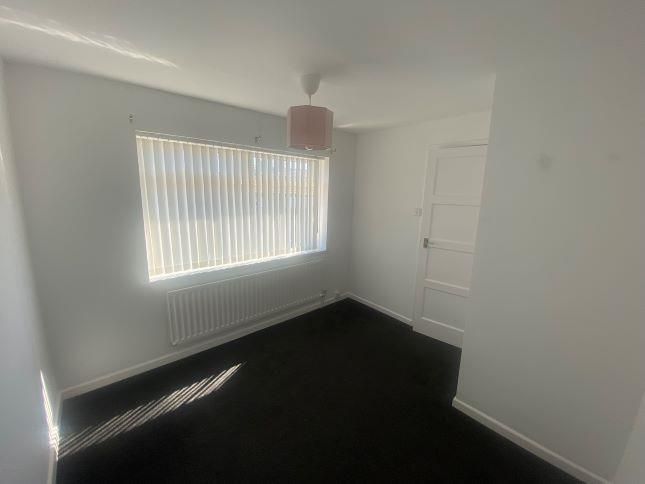 Property photo 3 of 12 28 Essex Gardens Bedroom22.Jpg