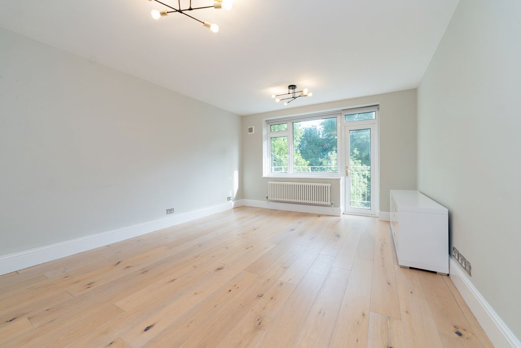Property photo 3 of 17 Photo 7