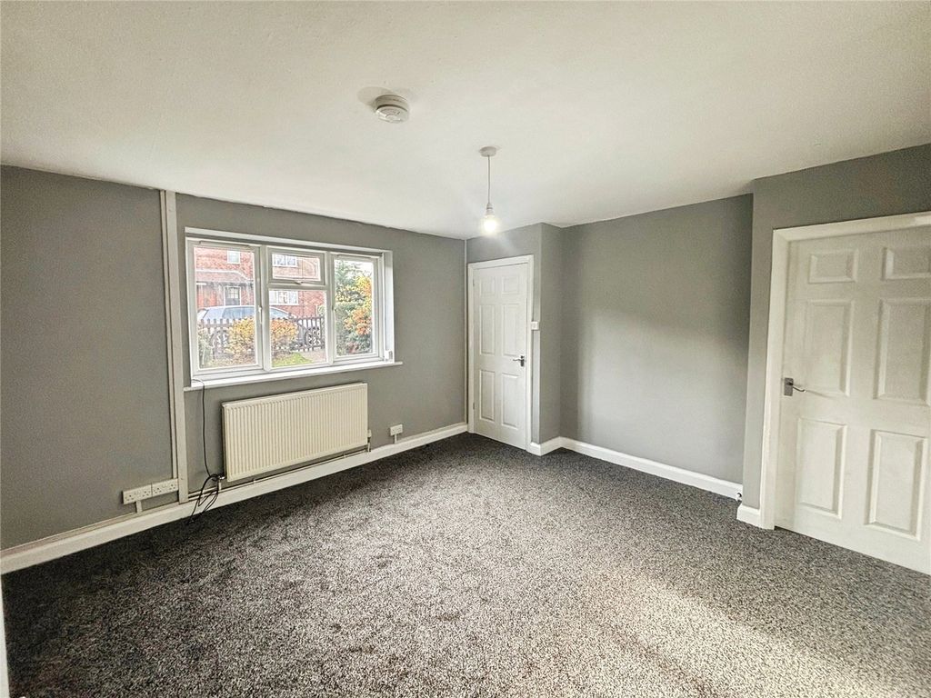 Property photo 3 of 13 Living Room