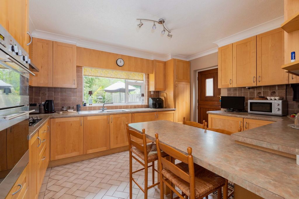 Property photo 3 of 18