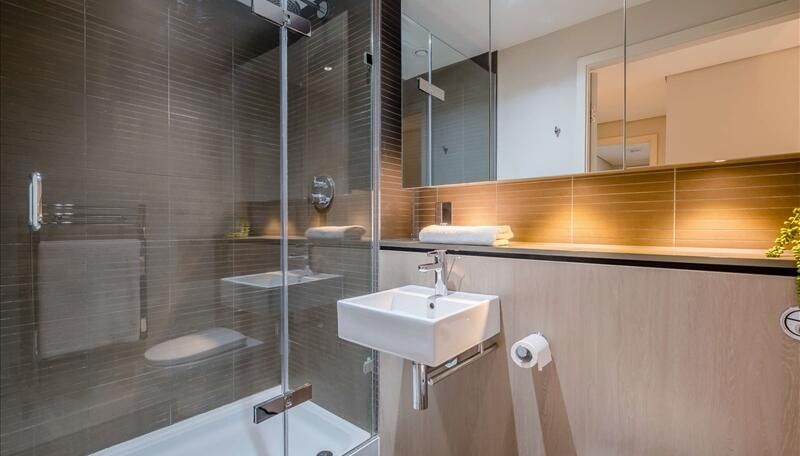 Property photo 3 of 17 Bathroom