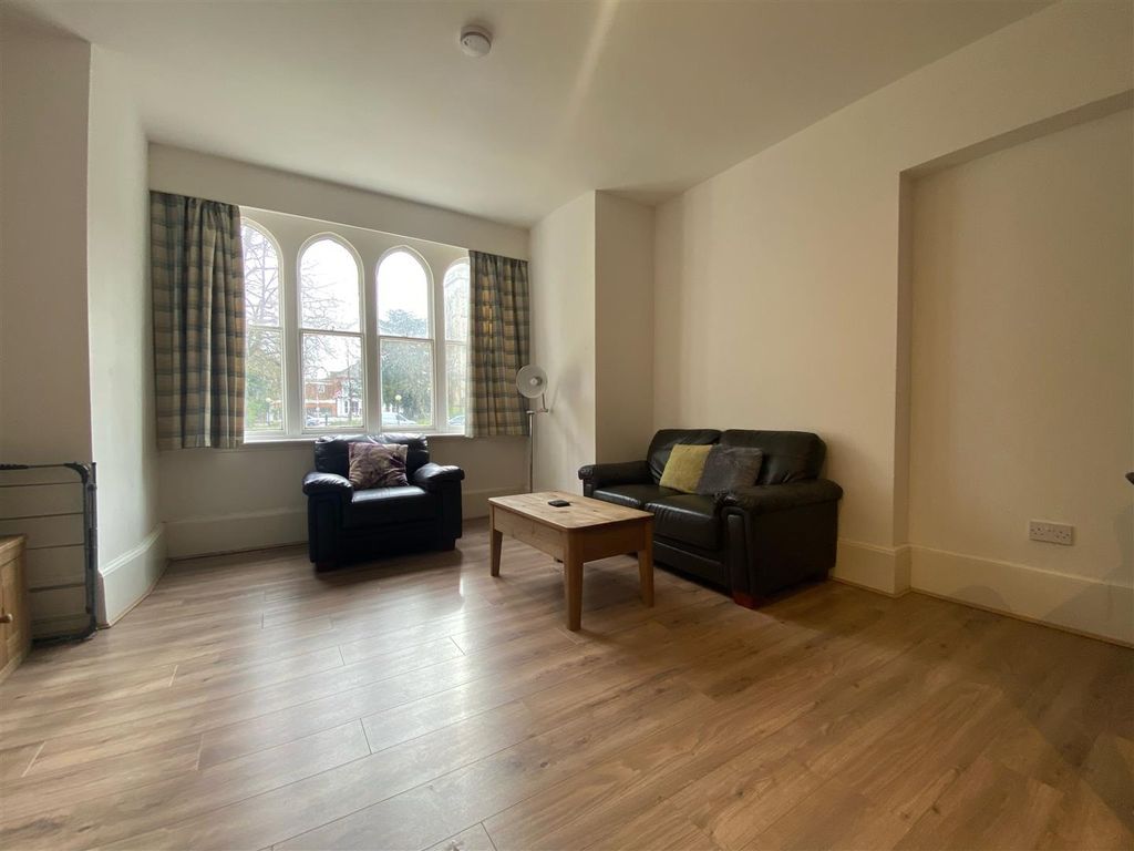 Property photo 3 of 7 Lounge.Jpeg