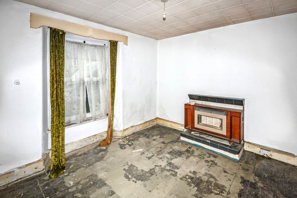 Property photo 2 of 19