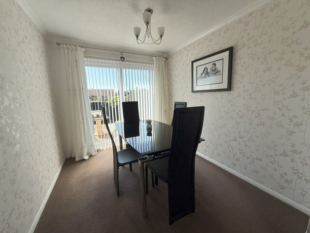 Property photo 3 of 10 Dining Room