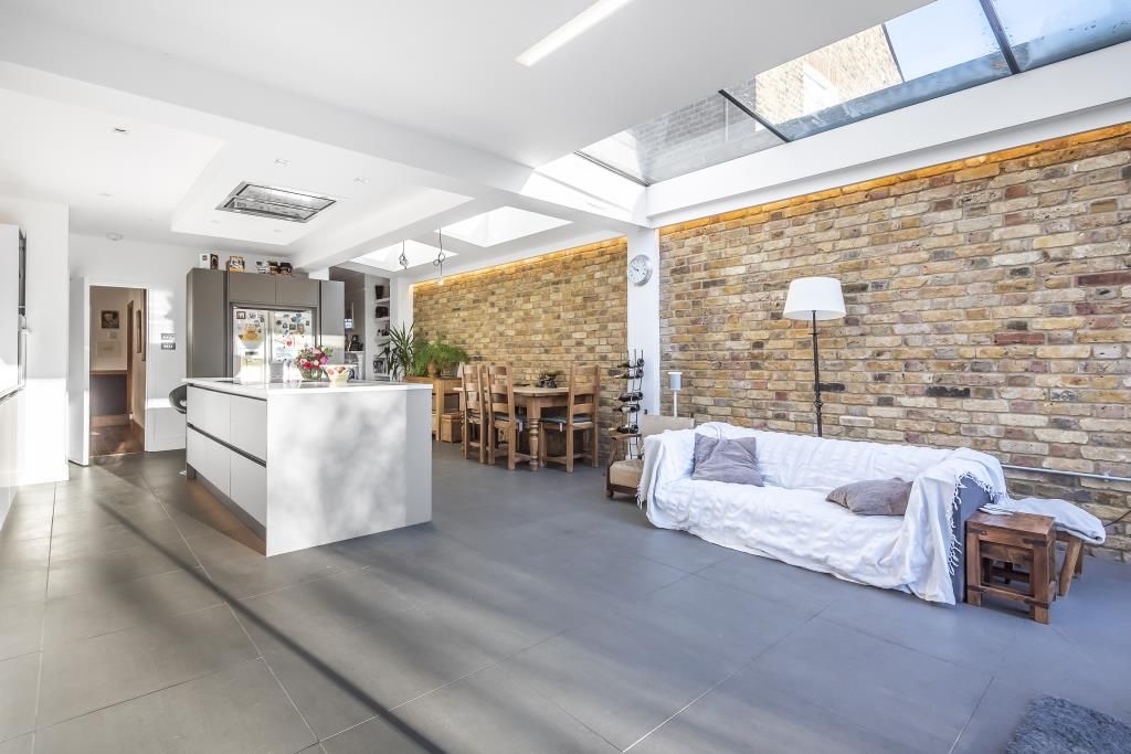 Property photo 3 of 11 Kitchen/Breakfast Room