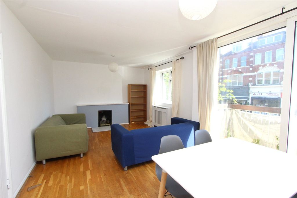 Property photo 2 of 12 Picture No. 11