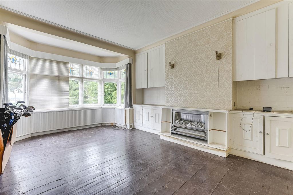 Property photo 3 of 43 Third Image