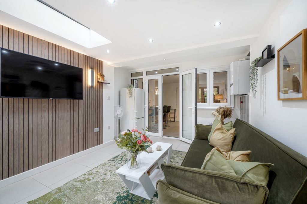 Property photo 2 of 29