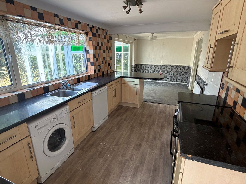 Property photo 3 of 17 Kitchen Diner