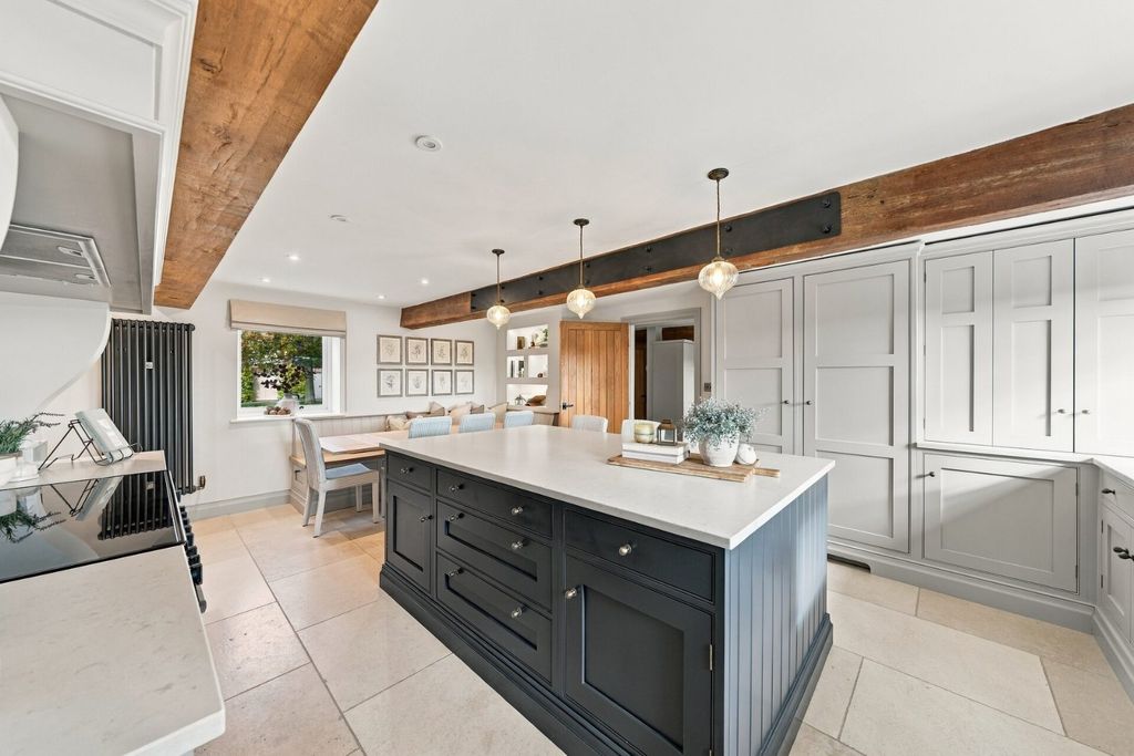 Property photo 2 of 28 Kitchen