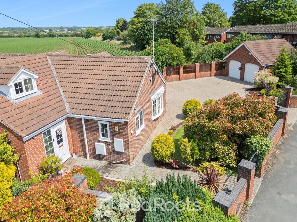 Property photo 2 of 33 4268303