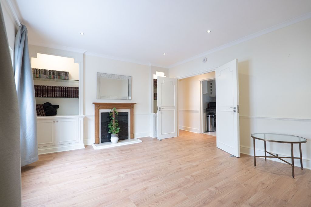Property photo 1 of 7 2 Bed Flat To Rent