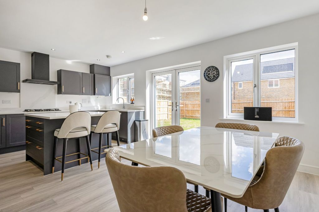 Property photo 3 of 11 Kitchen/Dining Area