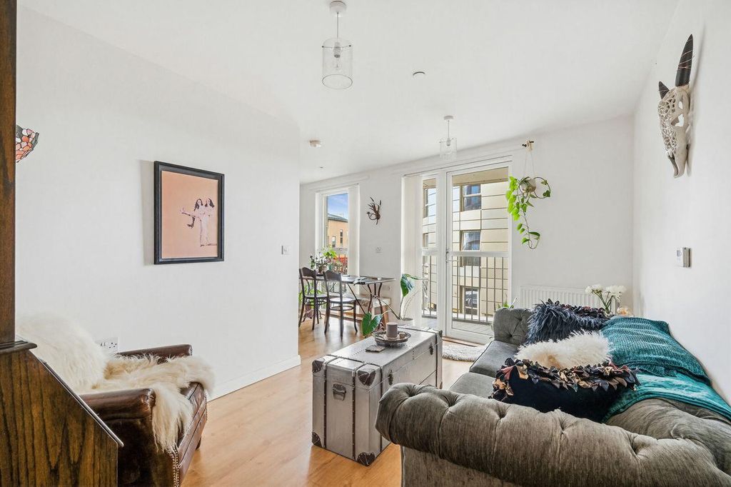 Property photo 2 of 15 Living Room