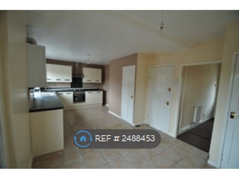 Property photo 2 of 13 Kitchen Large