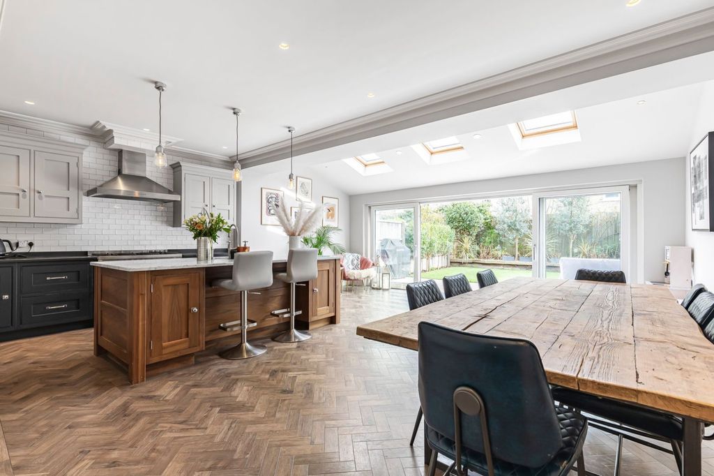 Property photo 2 of 12 Picture No. 35