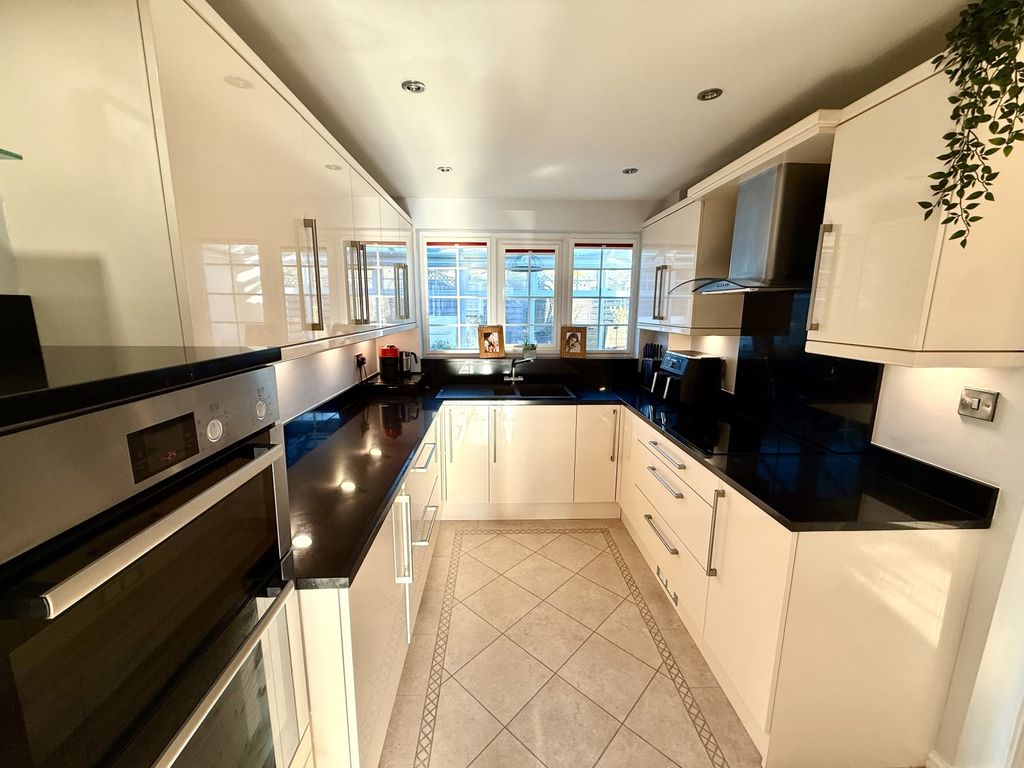 Property photo 2 of 13 Img_7600