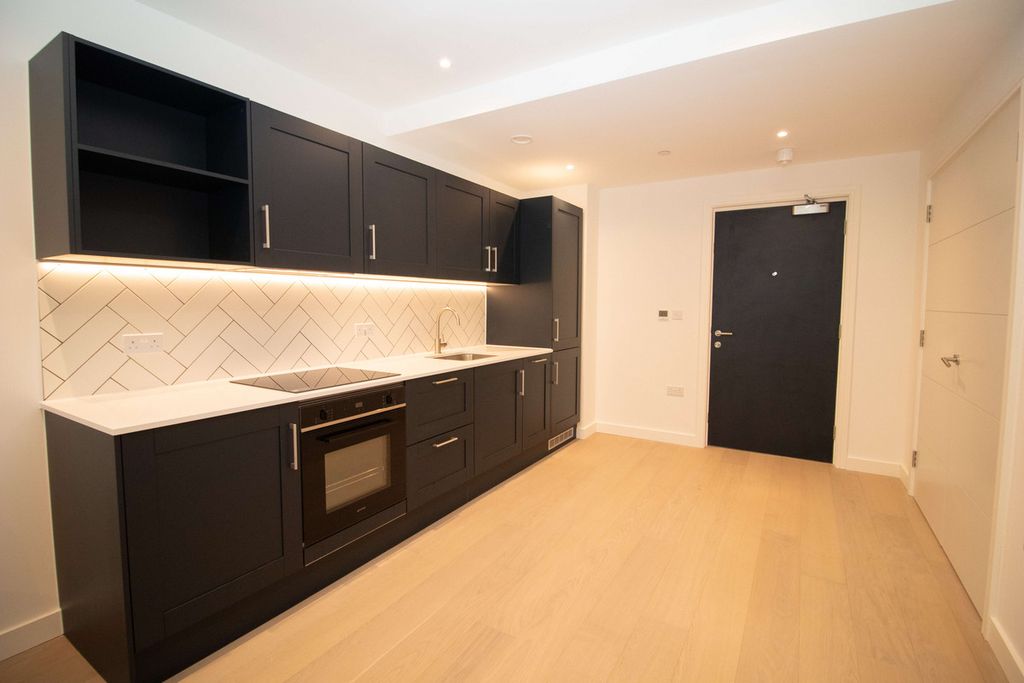 Property photo 2 of 24