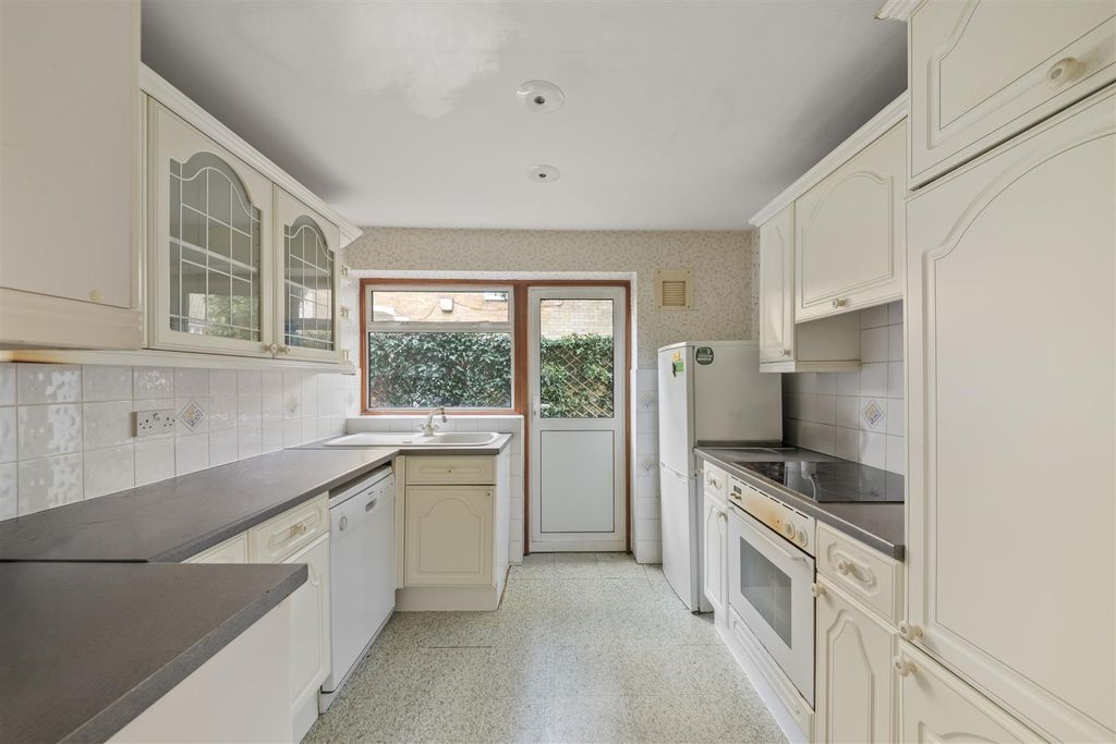 Property photo 3 of 13