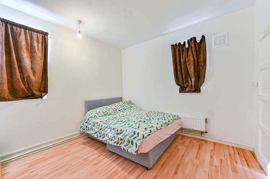 Property photo 1 of 3