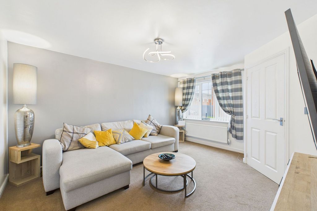 Property photo 2 of 19