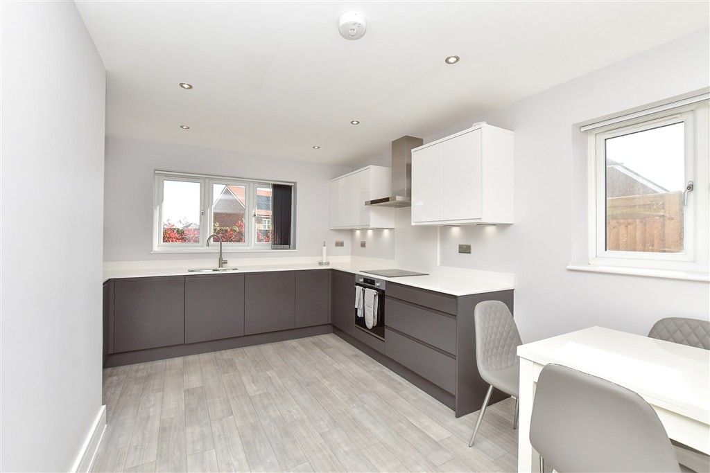 Property photo 3 of 15 Kitchen/Breakfast Room