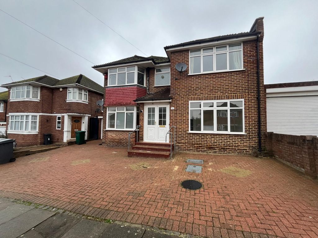 Property photo 1 of 17