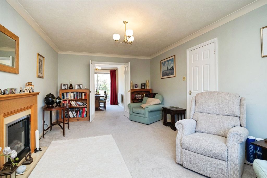 Property photo 3 of 20 Living Room