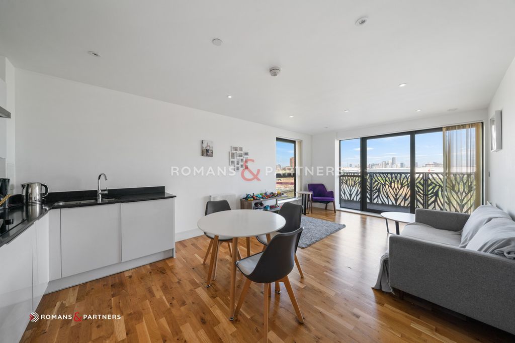 Property photo 2 of 12
