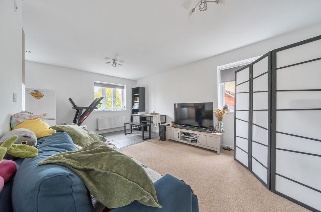 Property photo 2 of 18 1-6Ac527E47d158-1...