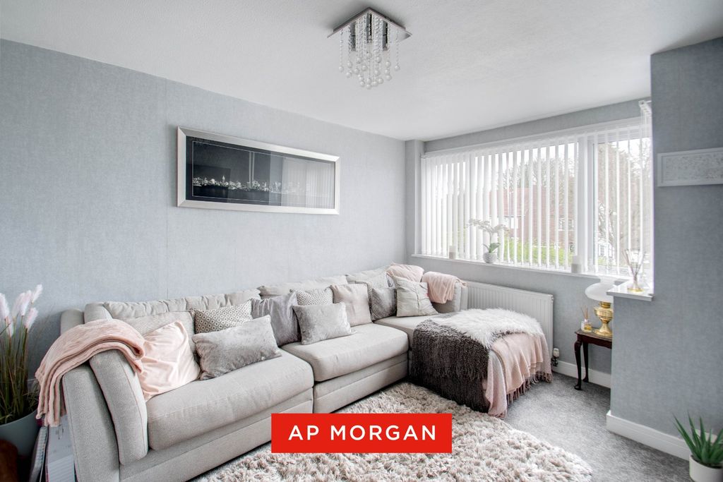 Property photo 3 of 17 Picture No. 02