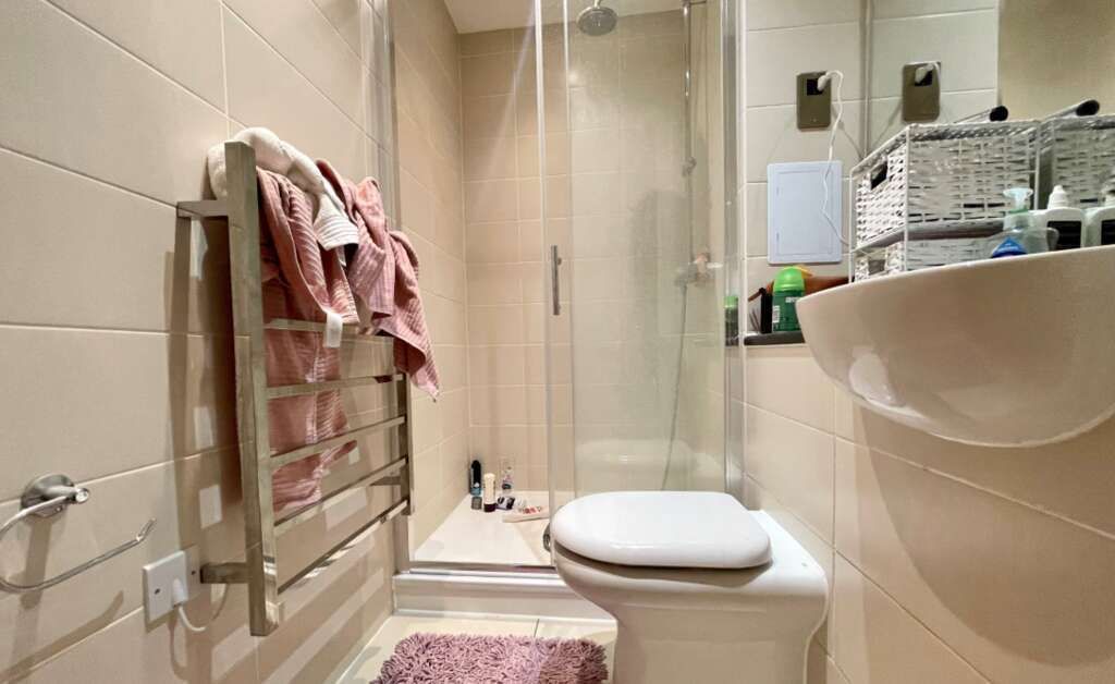 Property photo 1 of 5