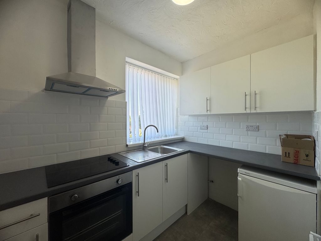 Property photo 3 of 5 Kitchen