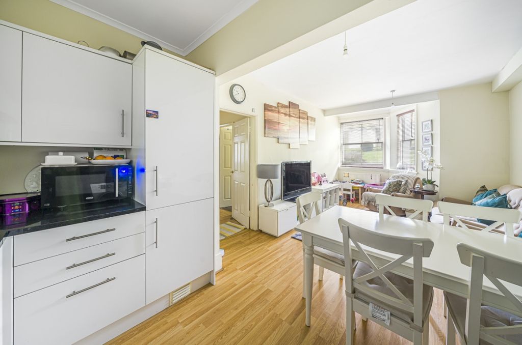 Property photo 3 of 9 940965 (5)