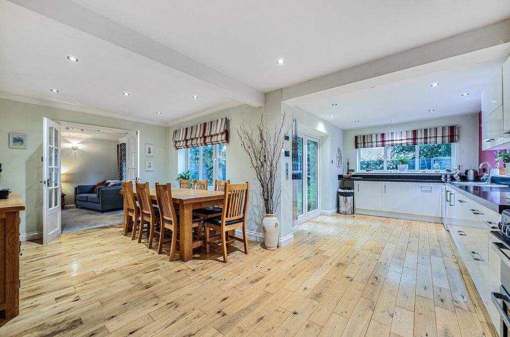 Property photo 3 of 24 1472930-8-6A39691...