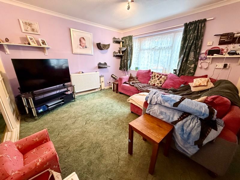 Property photo 2 of 11 Lounge