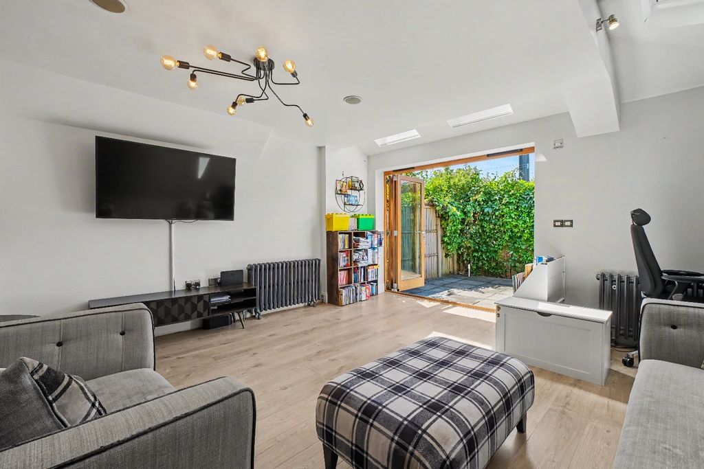 Property photo 2 of 8 5111904