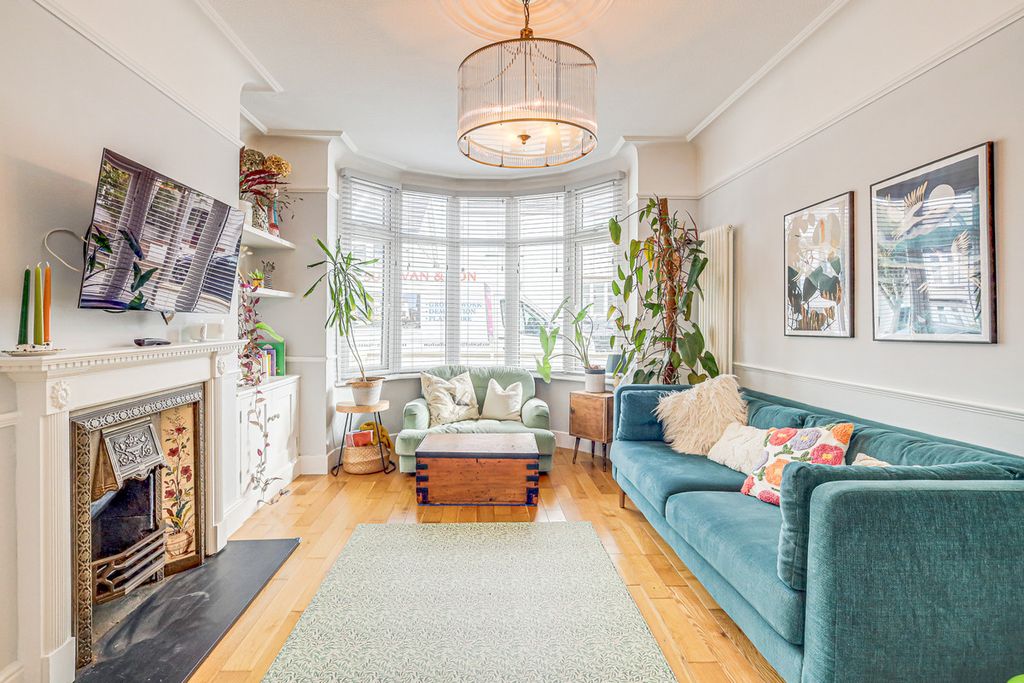 Property photo 1 of 23