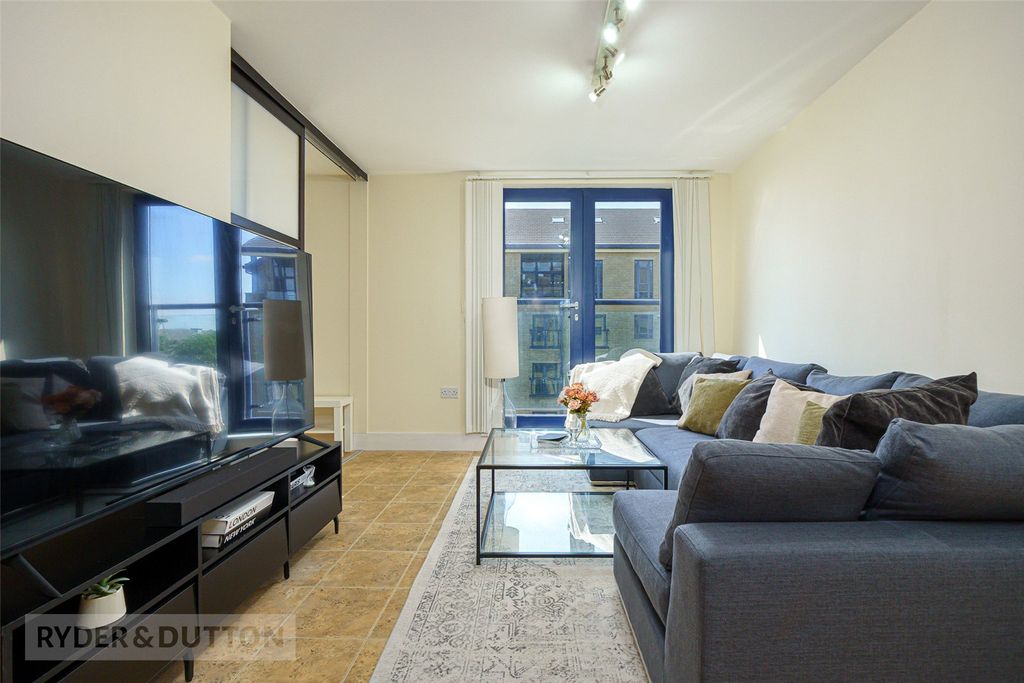 Property photo 3 of 15 Open Plan