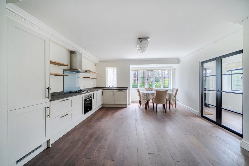 Property photo 1 of 15 1388788-16-694407...