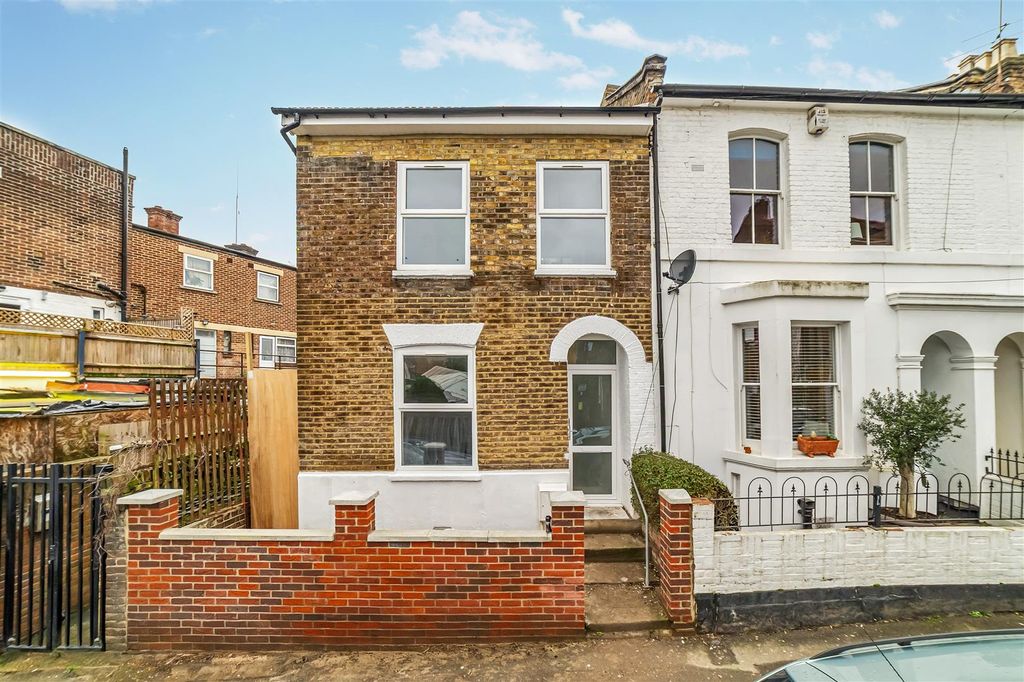 Property photo 1 of 17