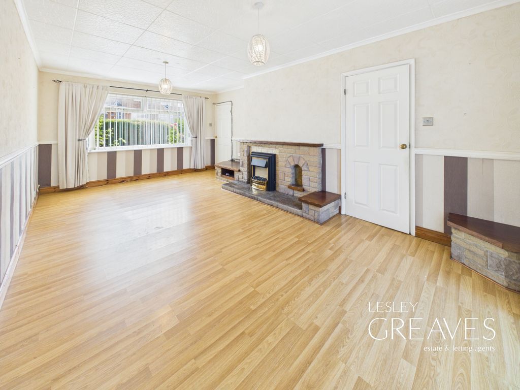 Property photo 2 of 17 Living Room