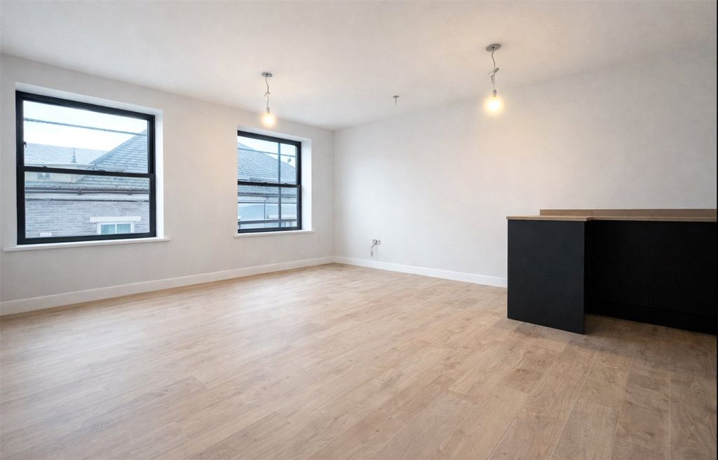 Property photo 3 of 7 Lounge