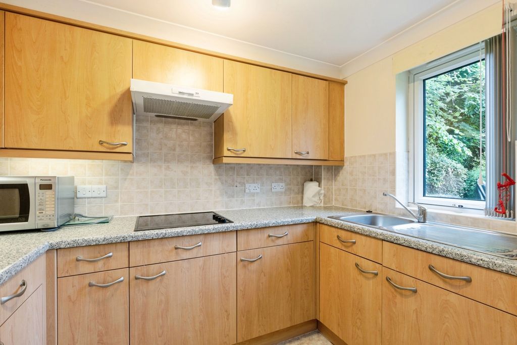 Property photo 3 of 14 Kitchen