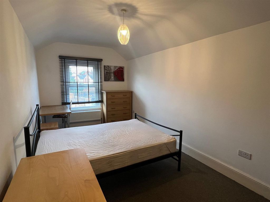 Property photo 2 of 9 Room.Jpg